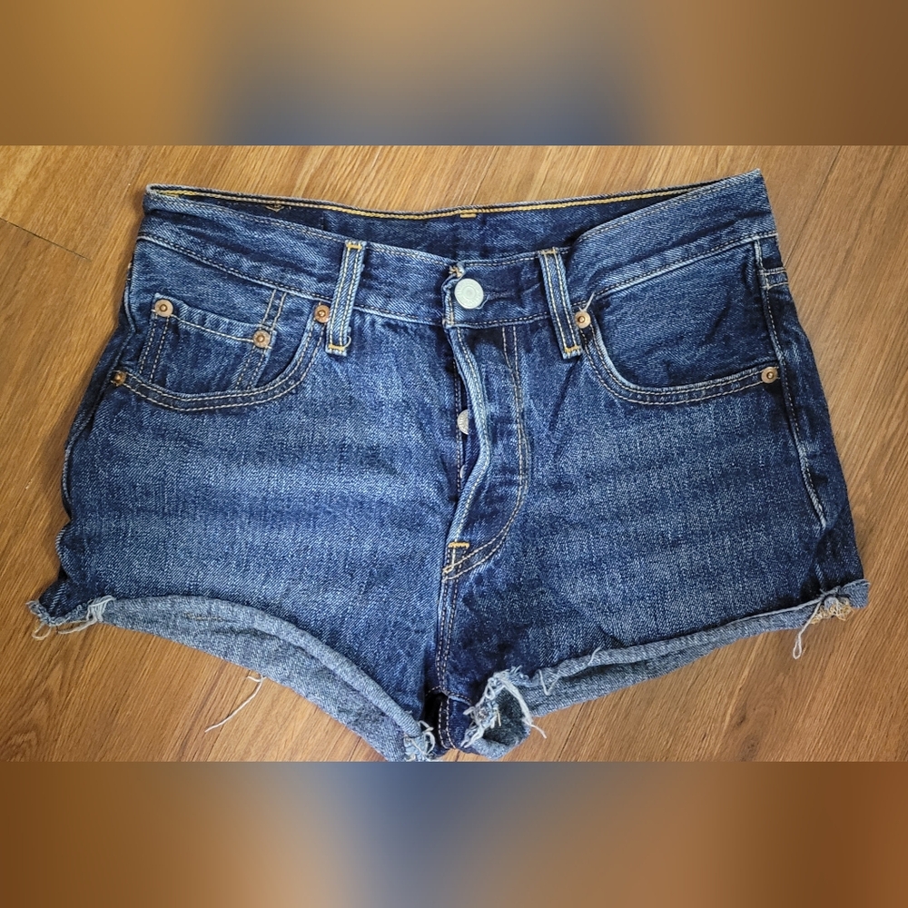 Levi's 501 cut off shorts